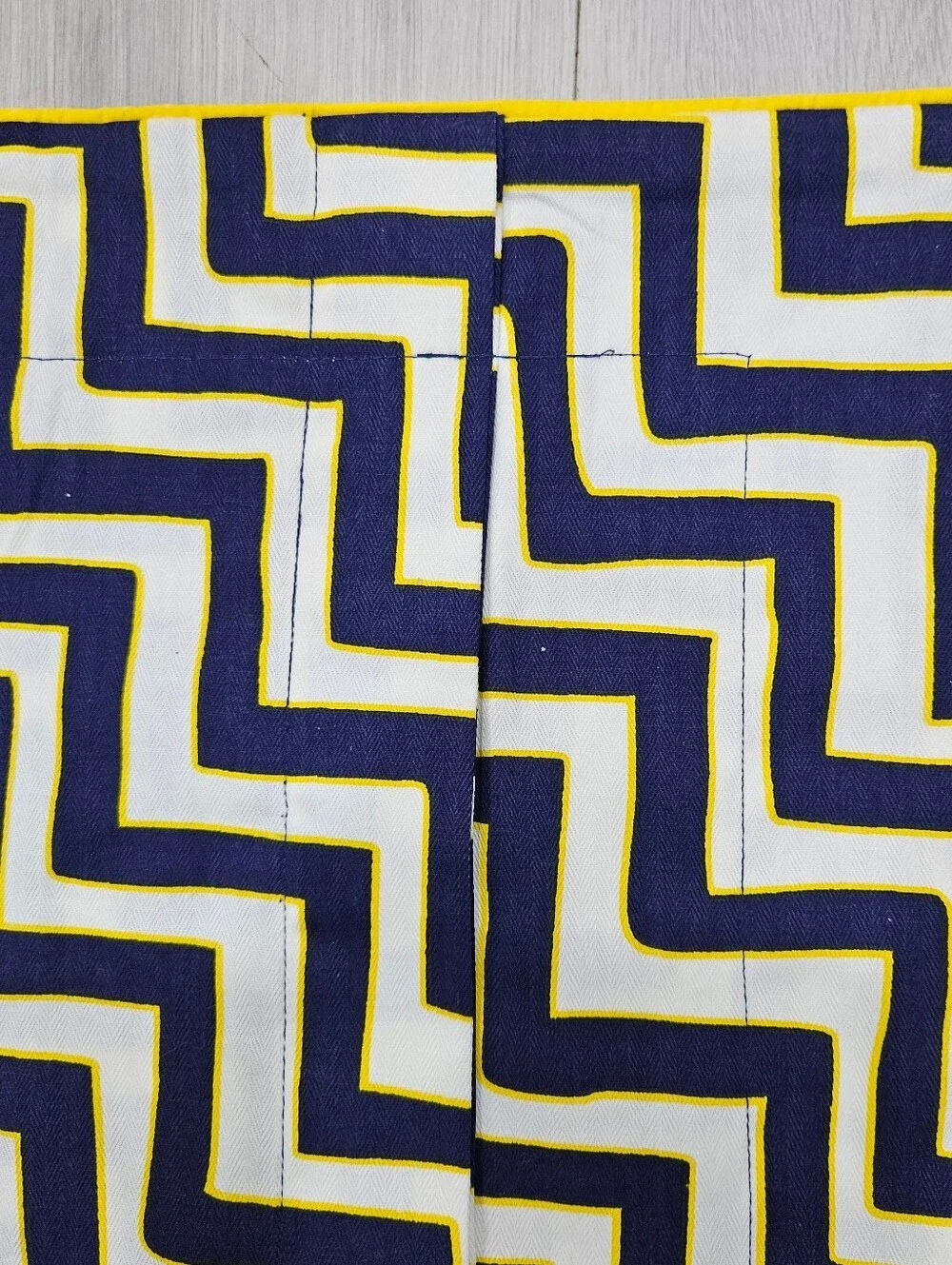 Tommy Hilfiger Sierra Azul Blue White Yellow Zigzag STD Pillow Shams Cotton Set